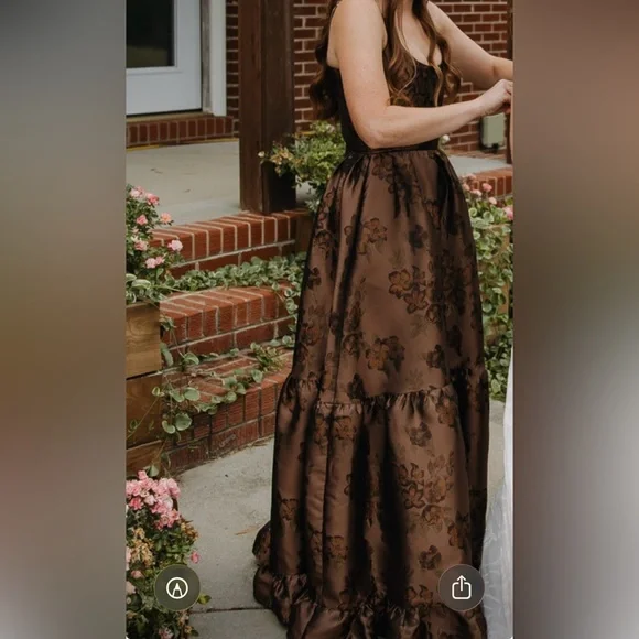 V Chapman The Avery Dress in Cocoa Baroque Floral - Picture 5 of 7